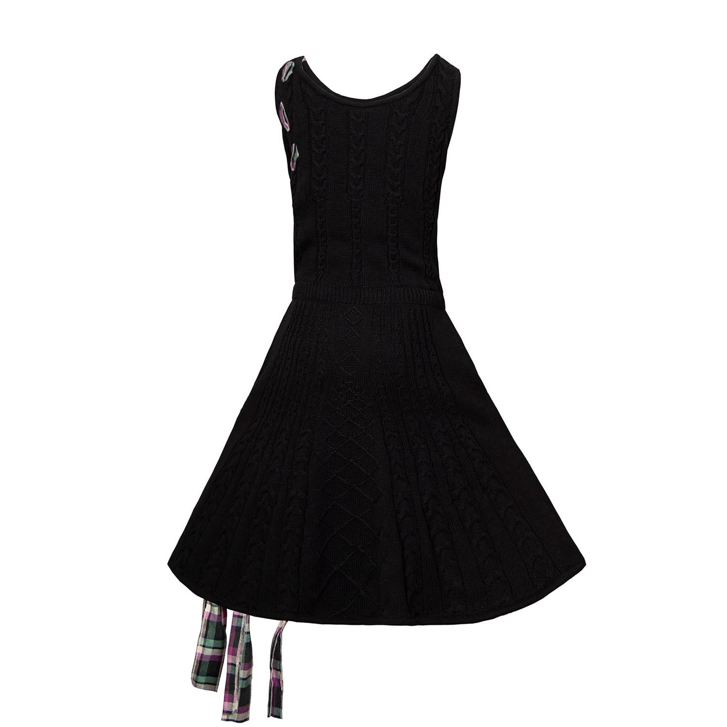 Schwarzes Zopfstrickkleid mit lila Tartan-Details