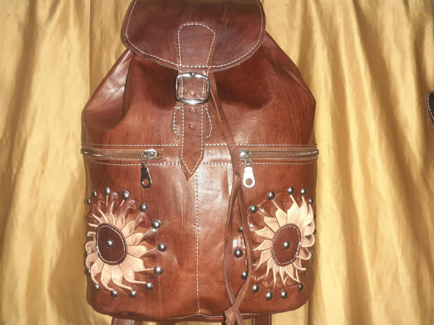 Bunter Marrakech Rucksack mit Nieten & Sonnen-Motiv – Handgefertigt in Marokko