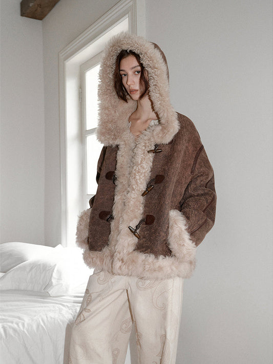 "Modern Weekend" Dropped-Shoulder Kapuzen-Merino-Schafsfell-Wintermantel – Damen Pelzmantel