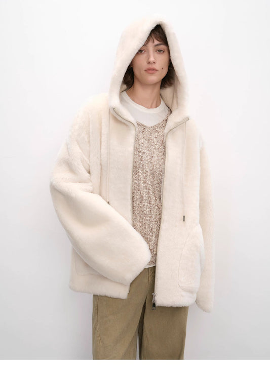 "Otaru Snow" Lässiger Kapuzen-Merino-Schafsfell-Mantel – Dropped Shoulder Pelzmantel Damen