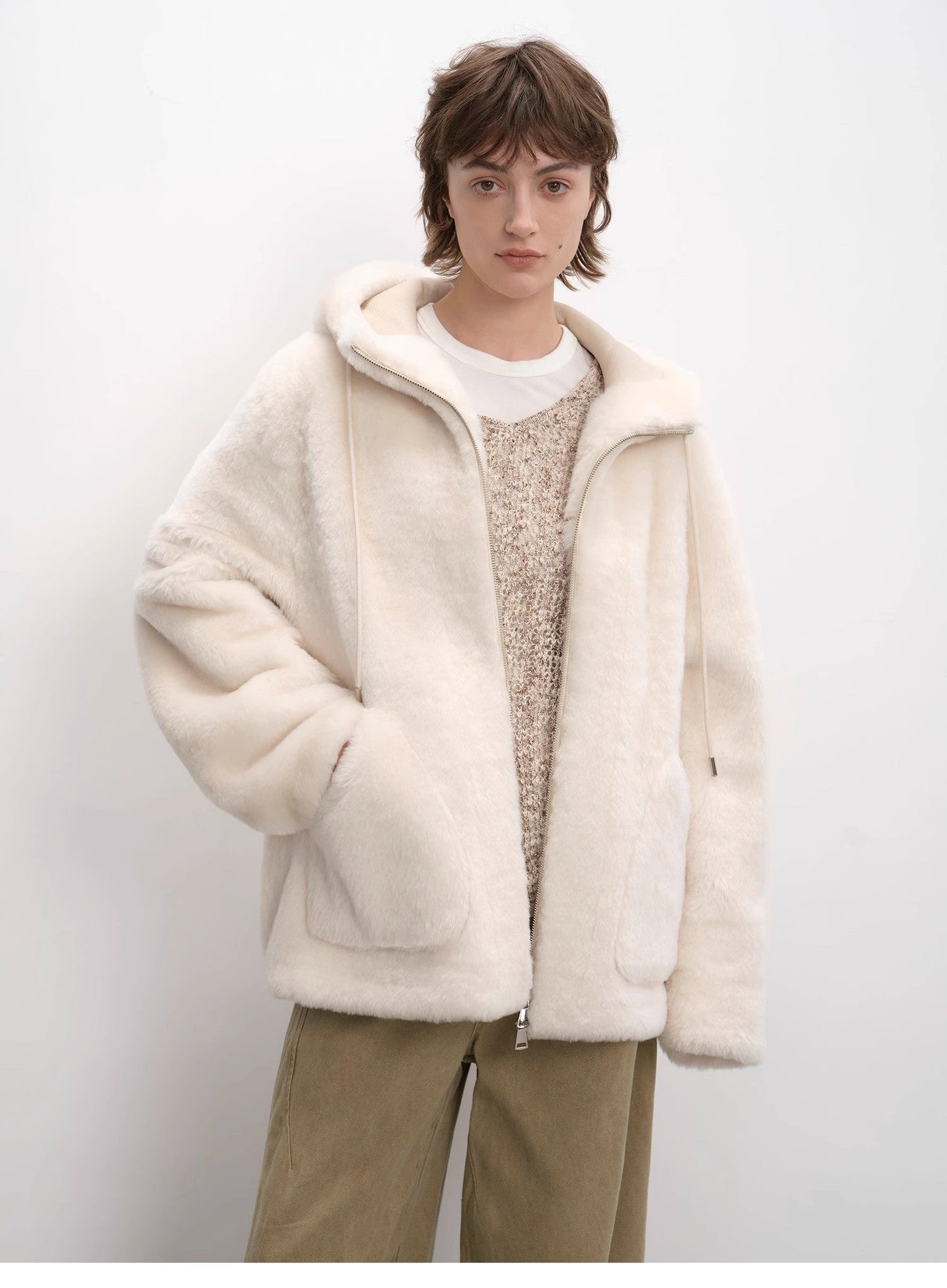 "Otaru Snow" Lässiger Kapuzen-Merino-Schafsfell-Mantel – Dropped Shoulder Pelzmantel Damen