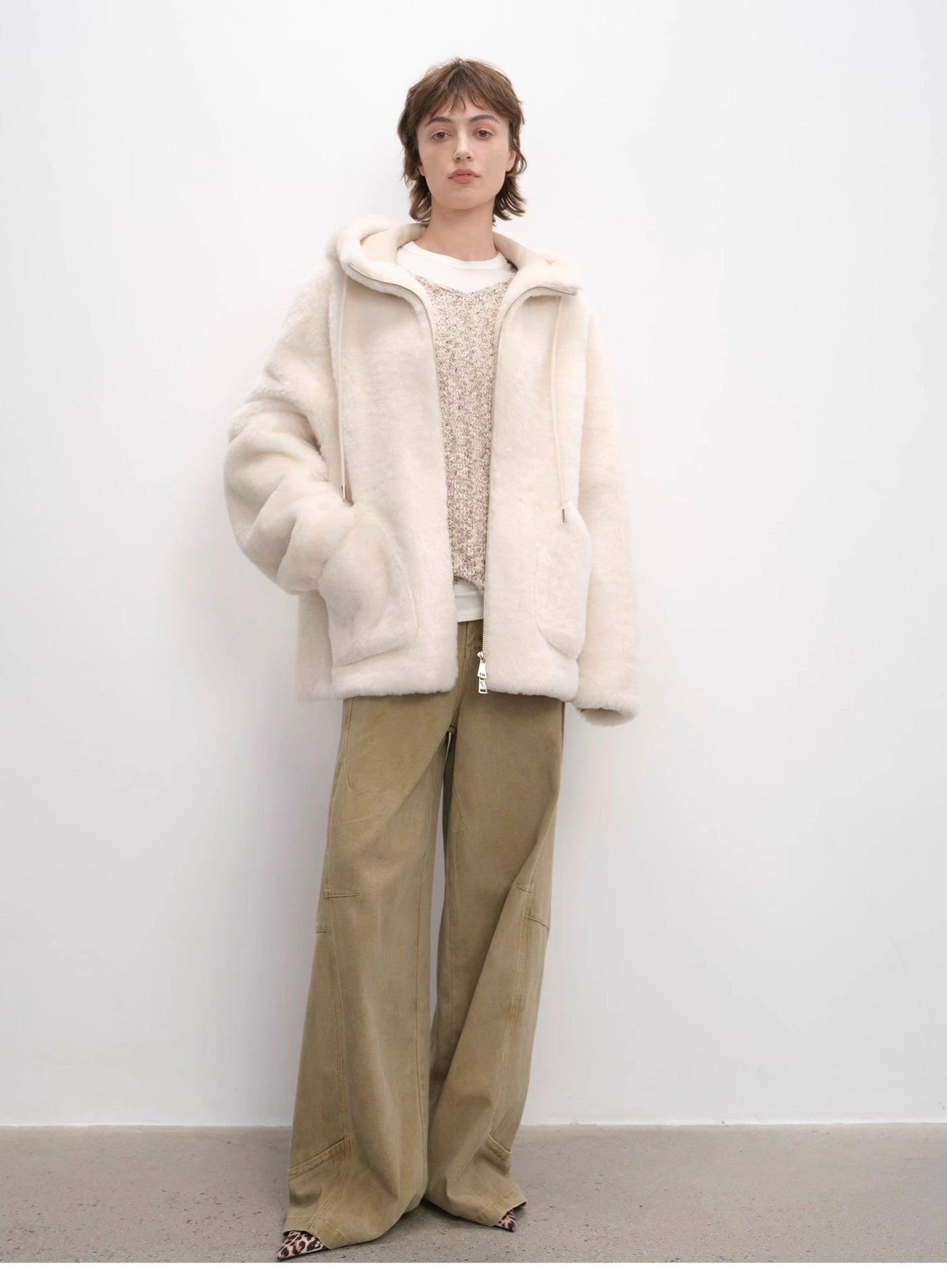 "Otaru Snow" Lässiger Kapuzen-Merino-Schafsfell-Mantel – Dropped Shoulder Pelzmantel Damen