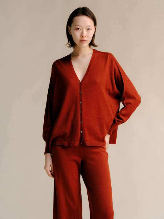 Extrafeiner Merino-Woll-Cardigan mit V-Ausschnitt – Oversized (3D-Strick)