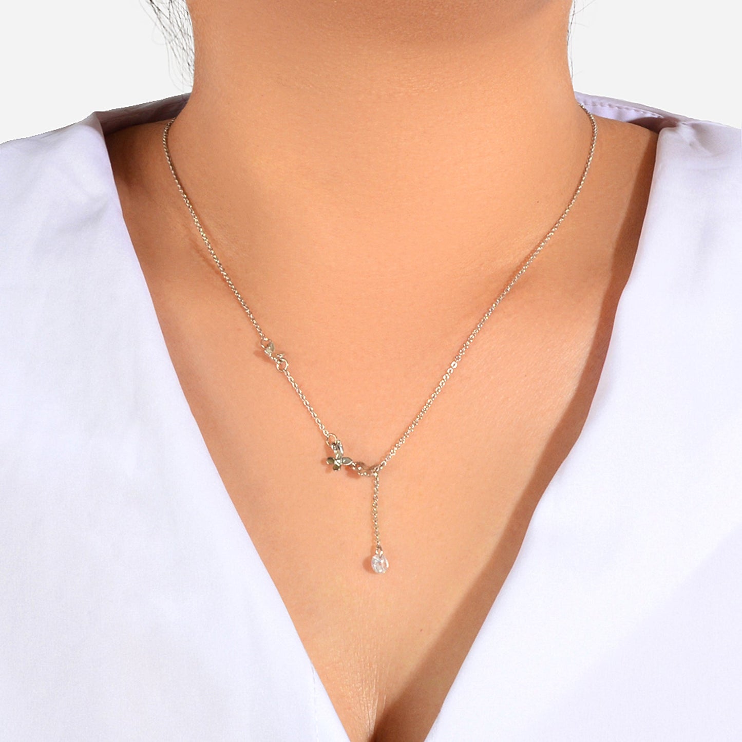 Silberkette mit Schmetterling-Strass-Anhänger – Trendiger Damenschmuck