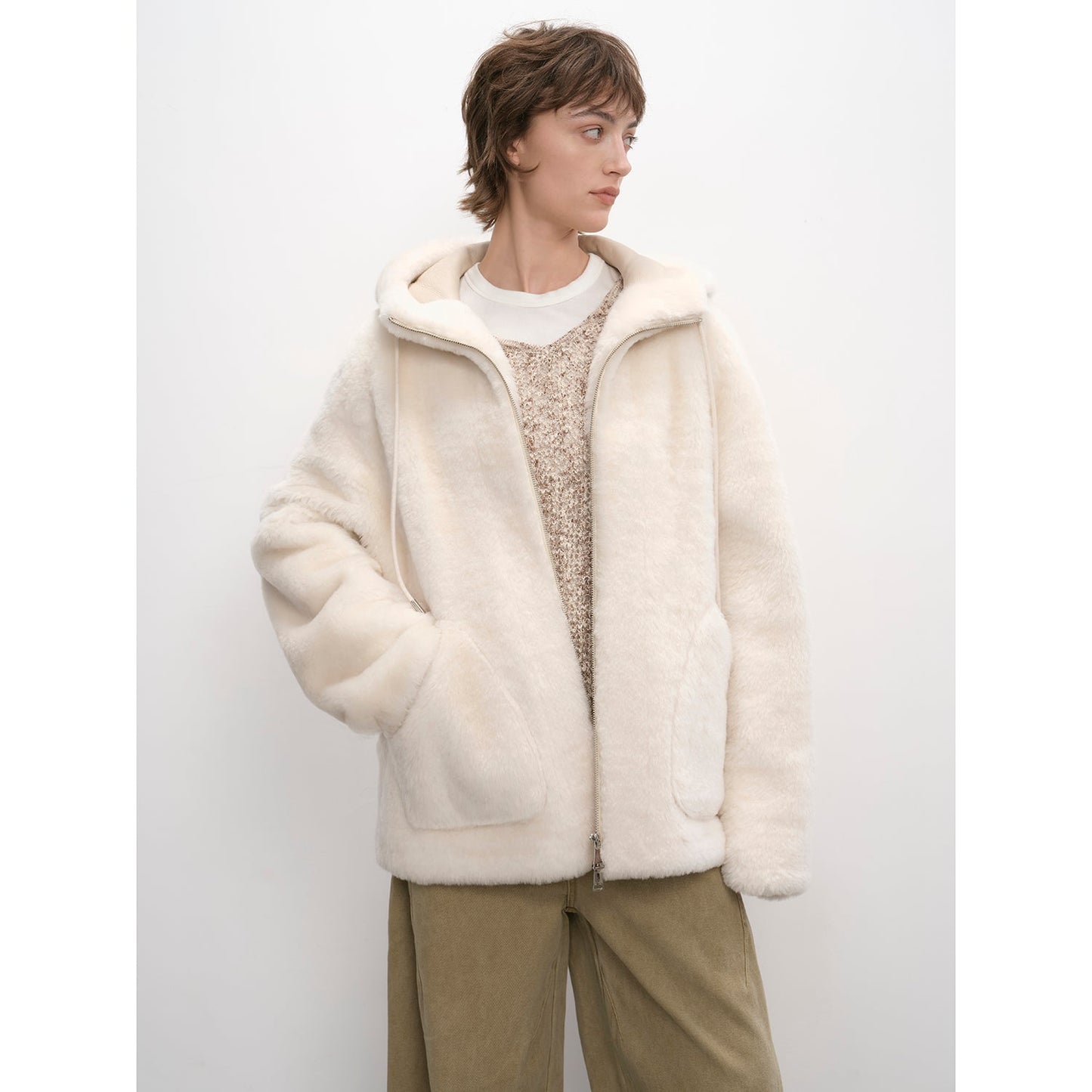"Otaru Snow" Lässiger Kapuzen-Merino-Schafsfell-Mantel – Dropped Shoulder Pelzmantel Damen
