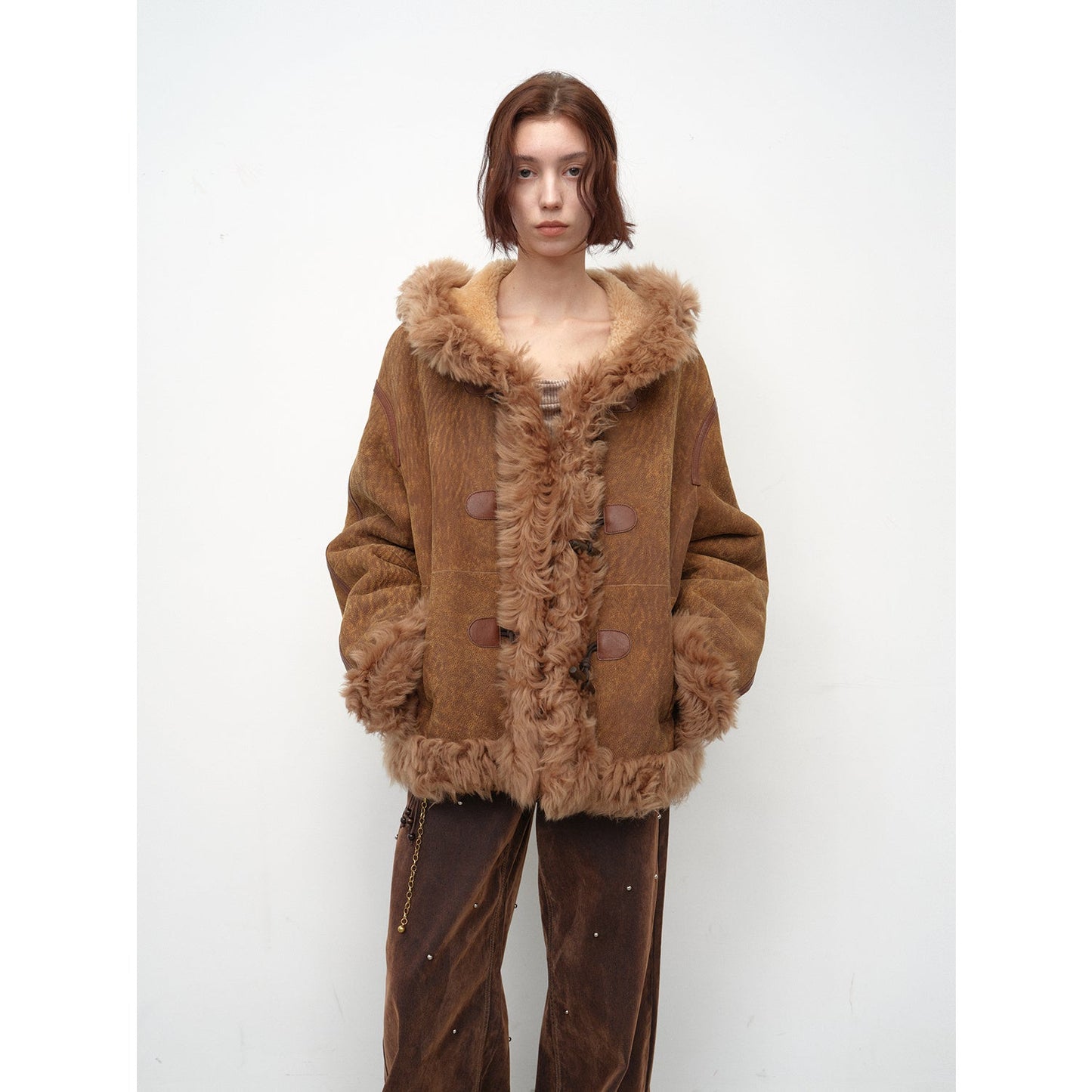 "Modern Weekend" Dropped-Shoulder Kapuzen-Merino-Schafsfell-Wintermantel – Damen Pelzmantel