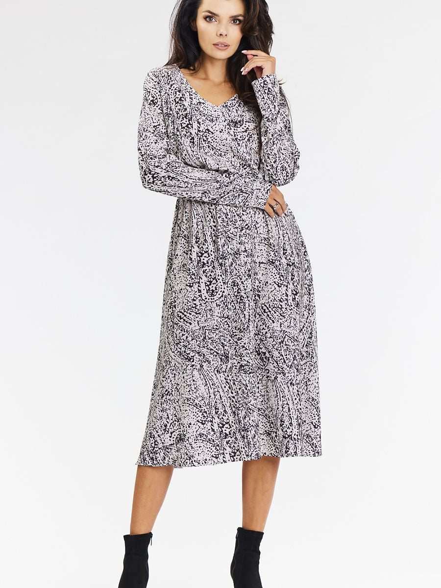 Kimono-Midi-Kleid mit eingearbeitetem Gürtel von awama