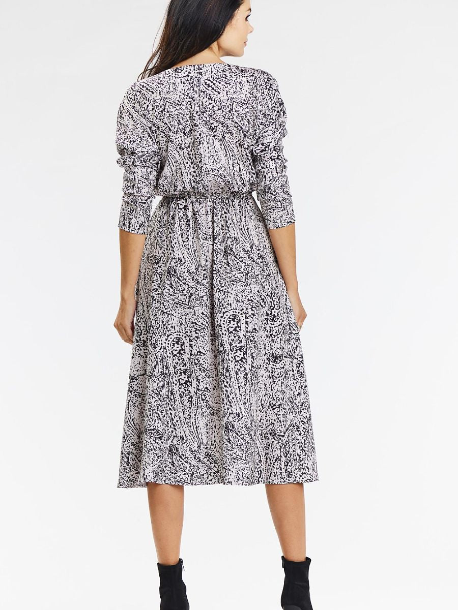 Kimono-Midi-Kleid mit eingearbeitetem Gürtel von awama