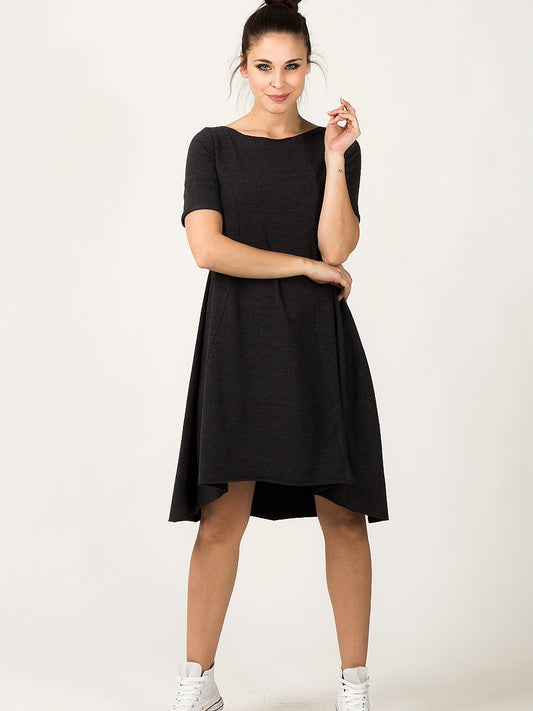 Sweatshirt-Kleid mit asymmetrischem Saum von Tessita