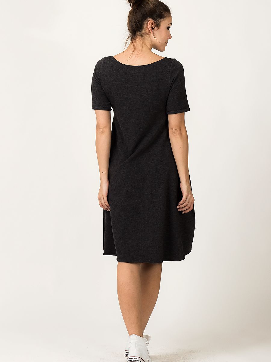 Sweatshirt-Kleid mit asymmetrischem Saum von Tessita